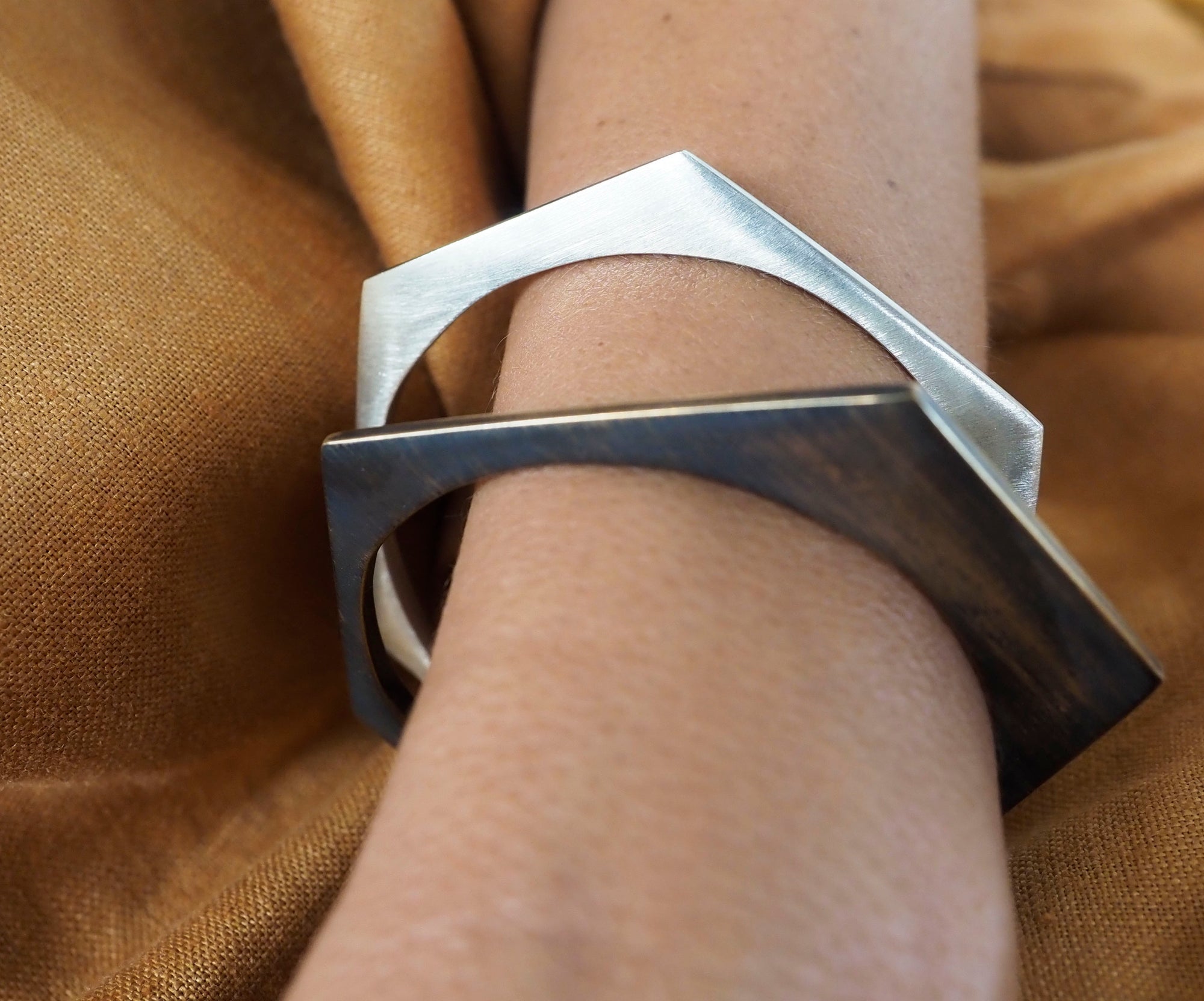 Mesa Bracelet in Night Bronze